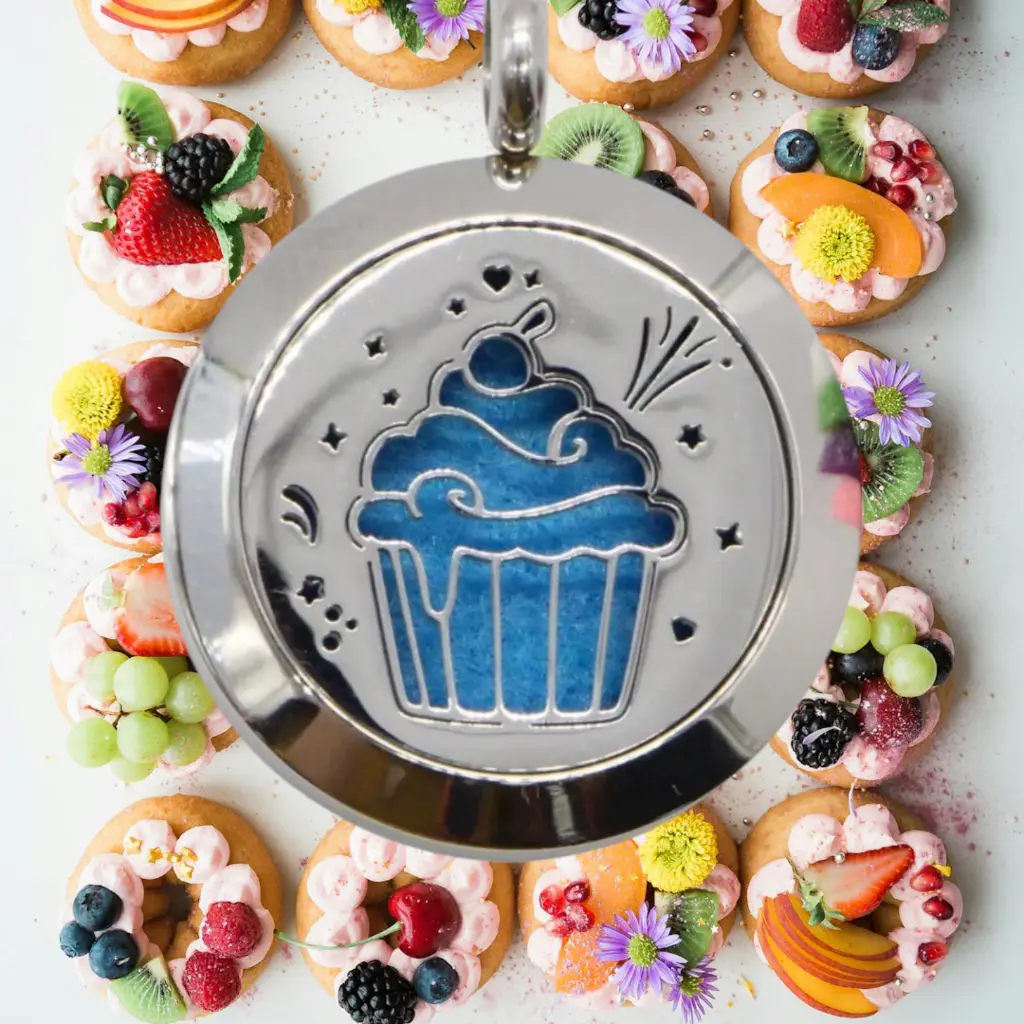 Collier acier inoxidable motif cupcake avec buvard à parfumer.webp